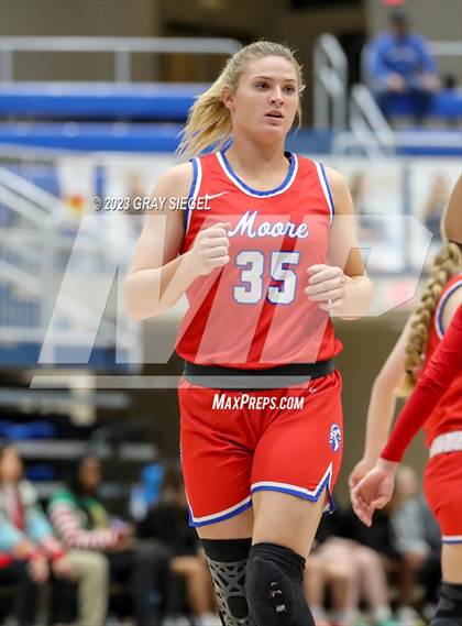 Thumbnail 1 in Moore @ Deer Creek photogallery.
