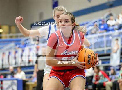 Thumbnail 1 in Moore @ Deer Creek photogallery.
