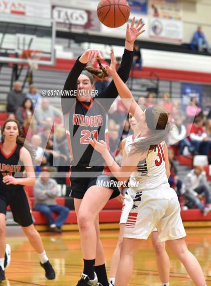 Thumbnail 2 in Black Hills vs  Archbishop Murphy (WIAA 2A Regional) photogallery.
