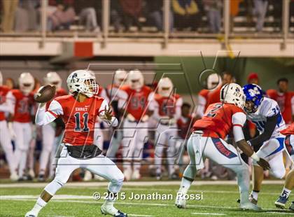 Thumbnail 2 in John Ehret vs. Mandeville (LHSAA Class 5A Semifinal) photogallery.