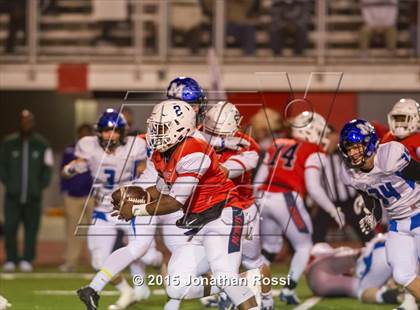 Thumbnail 3 in John Ehret vs. Mandeville (LHSAA Class 5A Semifinal) photogallery.