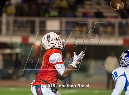 Thumbnail 3 in John Ehret vs. Mandeville (LHSAA Class 5A Semifinal) photogallery.