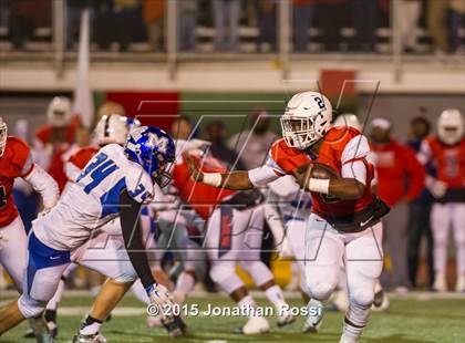 Thumbnail 2 in John Ehret vs. Mandeville (LHSAA Class 5A Semifinal) photogallery.