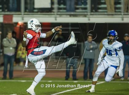 Thumbnail 2 in John Ehret vs. Mandeville (LHSAA Class 5A Semifinal) photogallery.