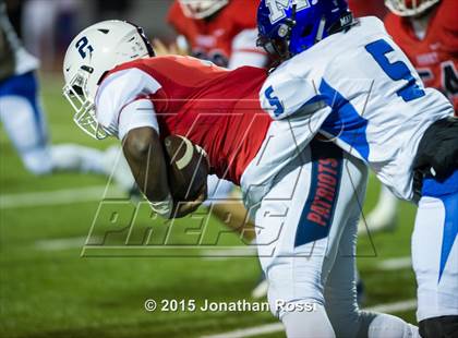 Thumbnail 2 in John Ehret vs. Mandeville (LHSAA Class 5A Semifinal) photogallery.