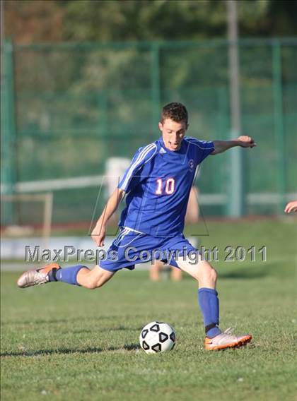 Thumbnail 1 in Monroe-Woodbury vs. Goshen Central photogallery.