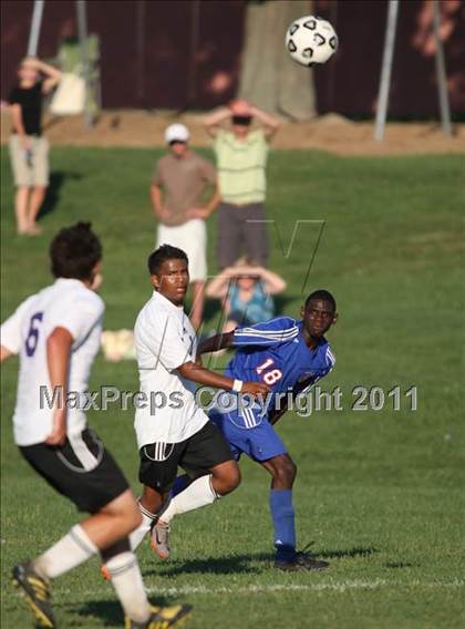 Thumbnail 3 in Monroe-Woodbury vs. Goshen Central photogallery.