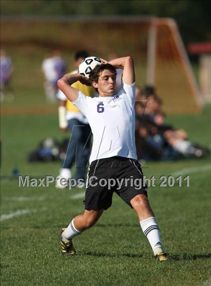 Thumbnail 1 in Monroe-Woodbury vs. Goshen Central photogallery.