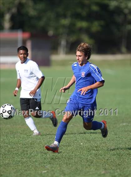 Thumbnail 1 in Monroe-Woodbury vs. Goshen Central photogallery.