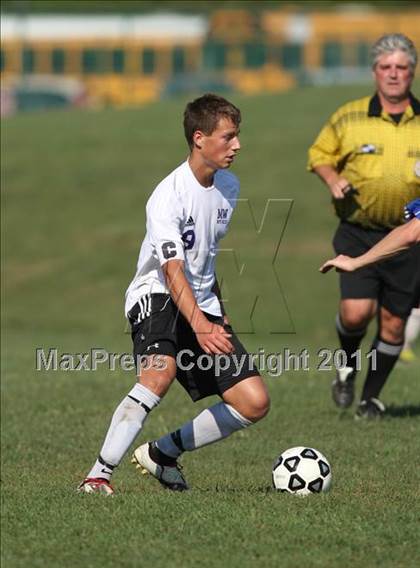 Thumbnail 2 in Monroe-Woodbury vs. Goshen Central photogallery.