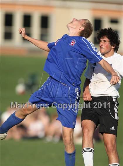 Thumbnail 3 in Monroe-Woodbury vs. Goshen Central photogallery.