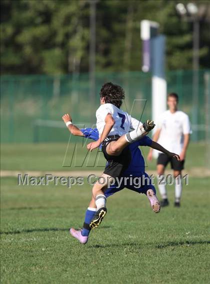 Thumbnail 3 in Monroe-Woodbury vs. Goshen Central photogallery.