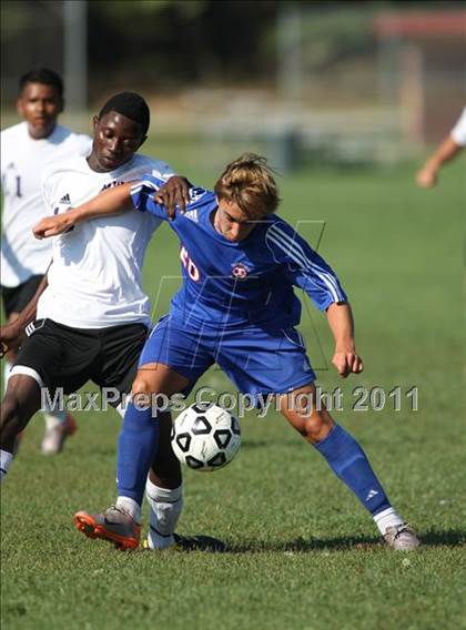Thumbnail 1 in Monroe-Woodbury vs. Goshen Central photogallery.