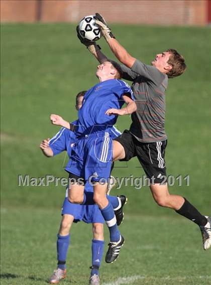 Thumbnail 2 in Monroe-Woodbury vs. Goshen Central photogallery.