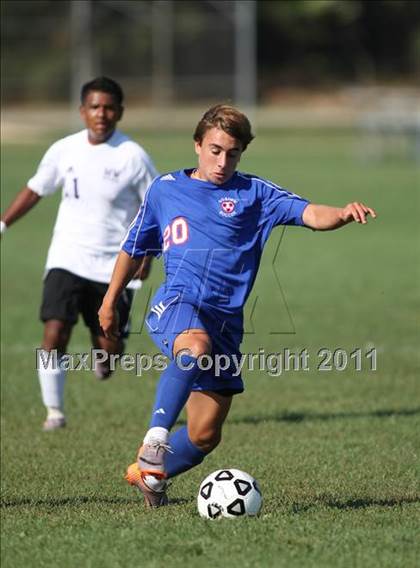 Thumbnail 3 in Monroe-Woodbury vs. Goshen Central photogallery.