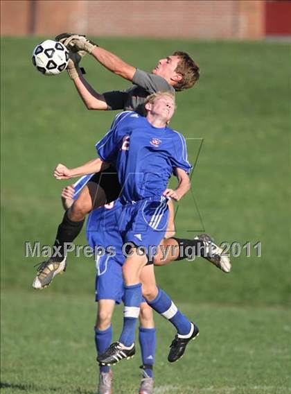 Thumbnail 3 in Monroe-Woodbury vs. Goshen Central photogallery.