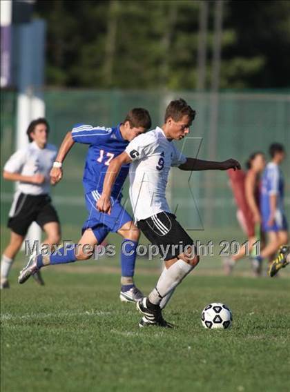 Thumbnail 2 in Monroe-Woodbury vs. Goshen Central photogallery.