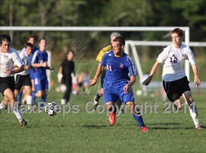 Thumbnail 3 in Monroe-Woodbury vs. Goshen Central photogallery.
