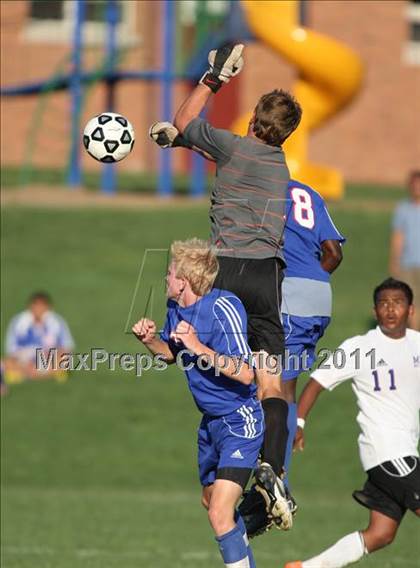 Thumbnail 3 in Monroe-Woodbury vs. Goshen Central photogallery.