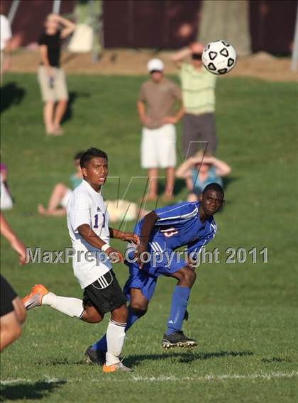 Thumbnail 2 in Monroe-Woodbury vs. Goshen Central photogallery.