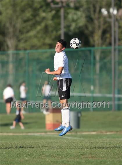 Thumbnail 3 in Monroe-Woodbury vs. Goshen Central photogallery.