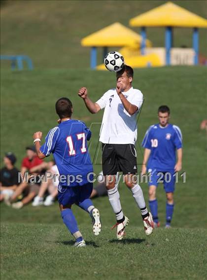 Thumbnail 2 in Monroe-Woodbury vs. Goshen Central photogallery.