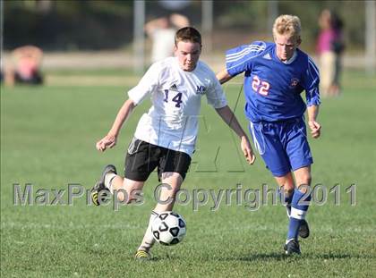 Thumbnail 3 in Monroe-Woodbury vs. Goshen Central photogallery.