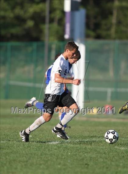 Thumbnail 3 in Monroe-Woodbury vs. Goshen Central photogallery.