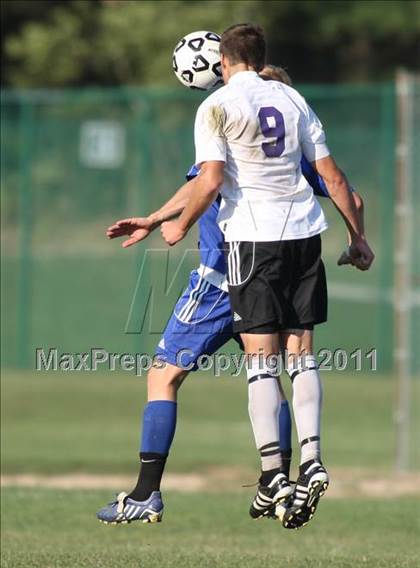 Thumbnail 3 in Monroe-Woodbury vs. Goshen Central photogallery.