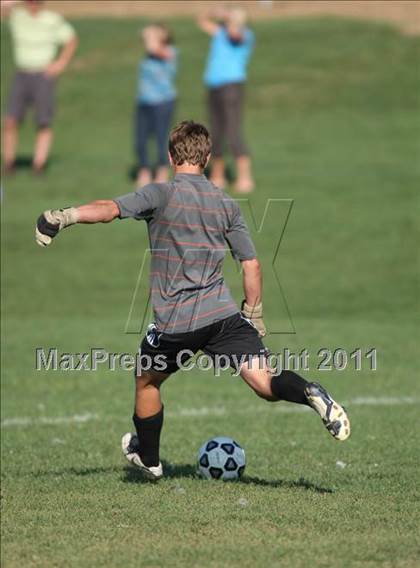 Thumbnail 3 in Monroe-Woodbury vs. Goshen Central photogallery.