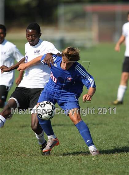 Thumbnail 3 in Monroe-Woodbury vs. Goshen Central photogallery.