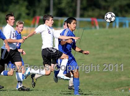 Thumbnail 1 in Monroe-Woodbury vs. Goshen Central photogallery.