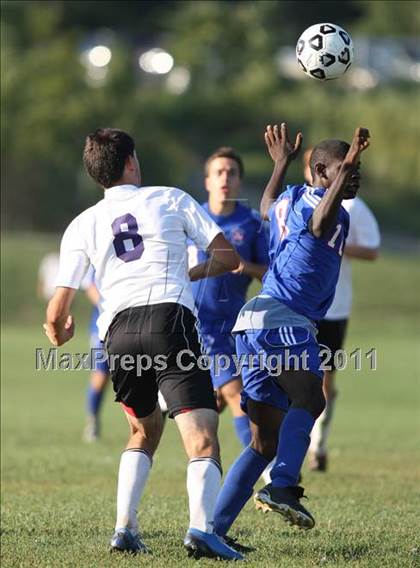 Thumbnail 3 in Monroe-Woodbury vs. Goshen Central photogallery.