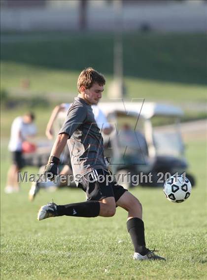 Thumbnail 1 in Monroe-Woodbury vs. Goshen Central photogallery.