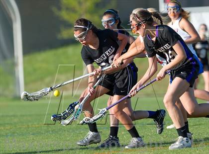 Thumbnail 3 in Marvin Ridge vs Ardrey Kell photogallery.
