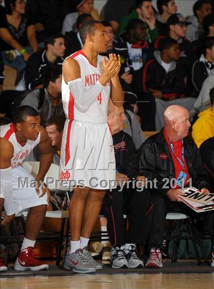 Thumbnail 2 in Mater Dei vs. Dorsey (MaxPreps Holiday Classic) photogallery.