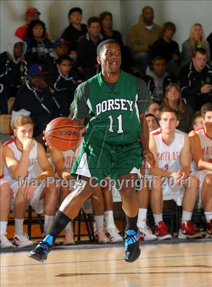 Thumbnail 1 in Mater Dei vs. Dorsey (MaxPreps Holiday Classic) photogallery.