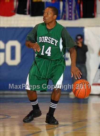 Thumbnail 1 in Mater Dei vs. Dorsey (MaxPreps Holiday Classic) photogallery.