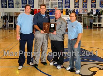 Thumbnail 2 in Mater Dei vs. Dorsey (MaxPreps Holiday Classic) photogallery.