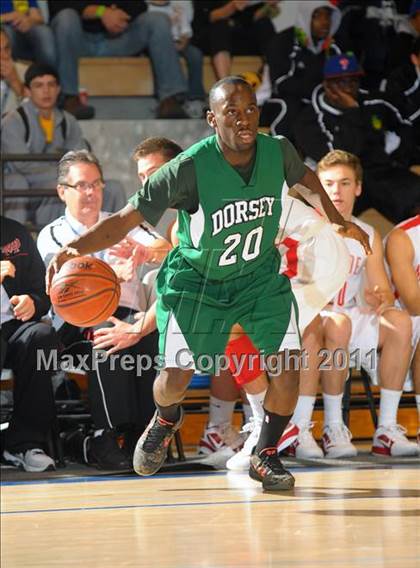 Thumbnail 2 in Mater Dei vs. Dorsey (MaxPreps Holiday Classic) photogallery.