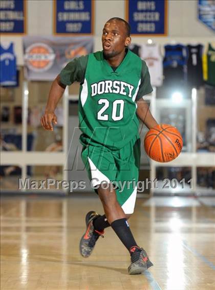Thumbnail 3 in Mater Dei vs. Dorsey (MaxPreps Holiday Classic) photogallery.