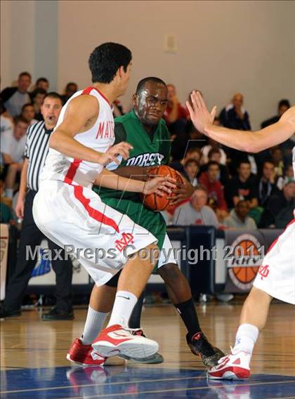 Thumbnail 2 in Mater Dei vs. Dorsey (MaxPreps Holiday Classic) photogallery.