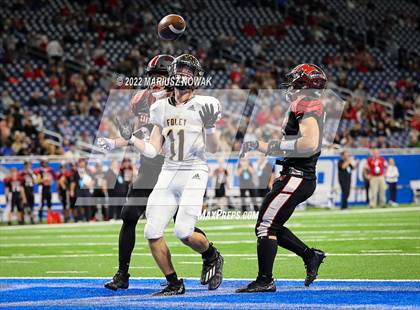 Thumbnail 2 in Bishop Foley vs. Cardinal Mooney Catholic (CHSL Championship) photogallery.