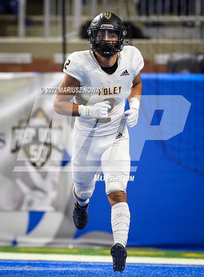Thumbnail 3 in Bishop Foley vs. Cardinal Mooney Catholic (CHSL Championship) photogallery.