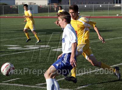 Thumbnail 2 in Santa Margarita vs Cathedral Catholic (CIF SoCal Regional D2 Final) photogallery.