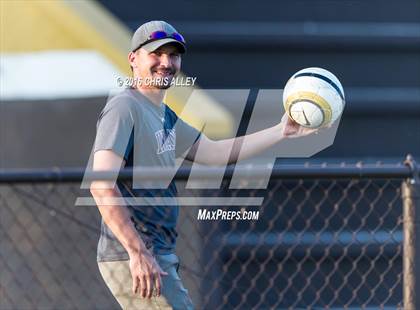 Thumbnail 3 in Dobyns-Bennett @ David Crockett photogallery.