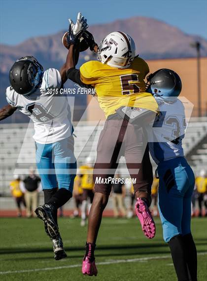 Thumbnail 2 in Vista Ridge vs. Palmer photogallery.