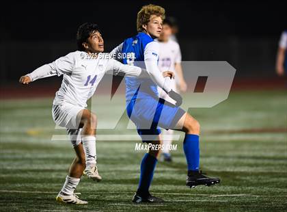 Thumbnail 2 in La Jolla Country Day vs. Central photogallery.