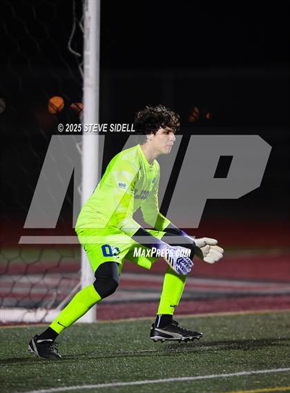 Thumbnail 1 in La Jolla Country Day vs. Central photogallery.