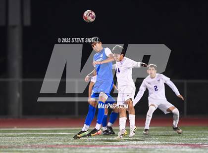 Thumbnail 1 in La Jolla Country Day vs. Central photogallery.